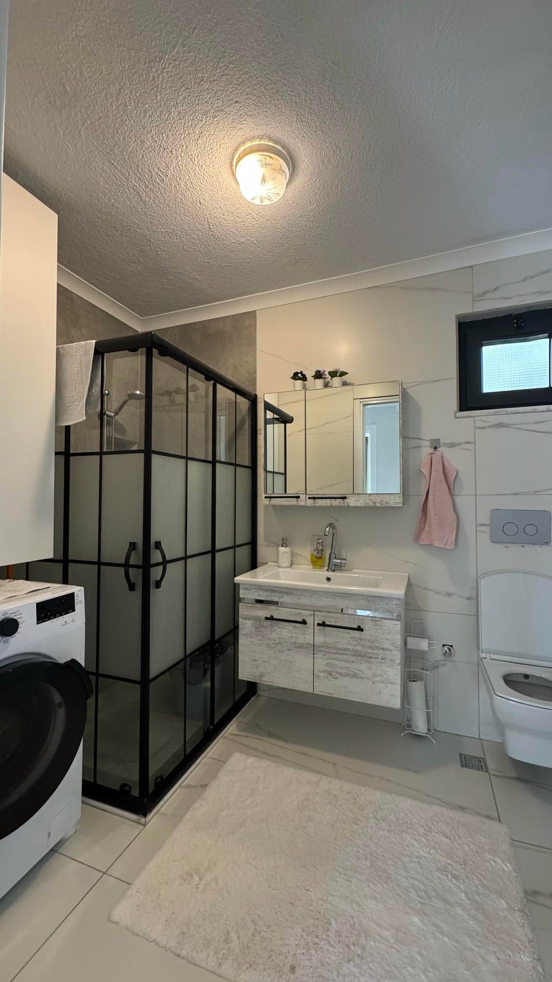 Esenköy Çeşmede Özel Havuzlu Deniz Manzaralı Eşyalı 3+1 Villa