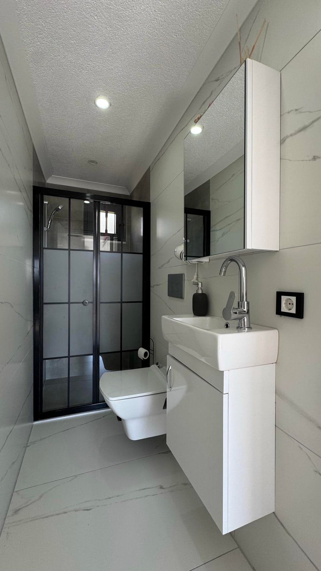 Esenköy Çeşmede Özel Havuzlu Deniz Manzaralı Eşyalı 3+1 Villa