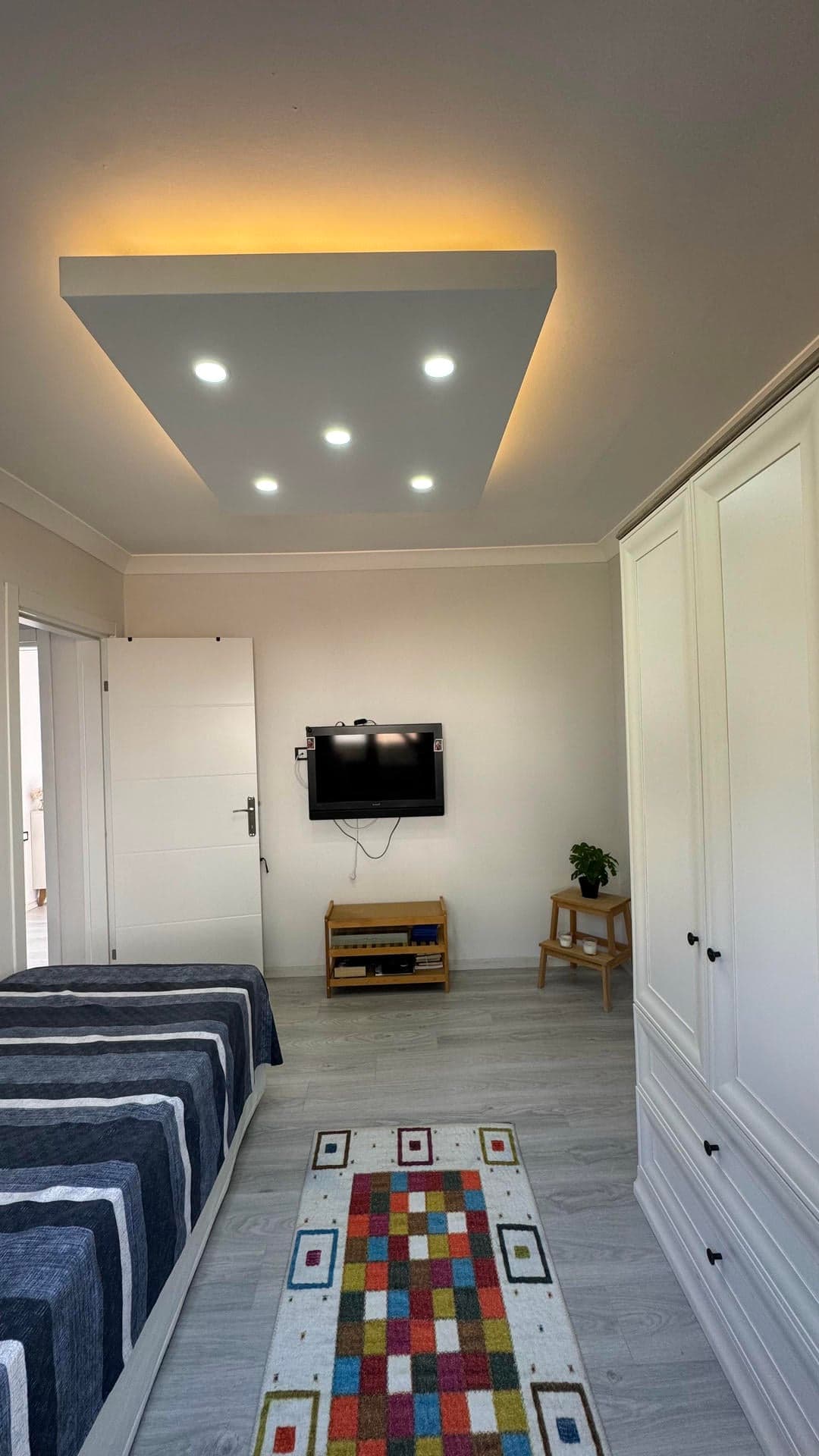 Esenköy Çeşmede Özel Havuzlu Deniz Manzaralı Eşyalı 3+1 Villa