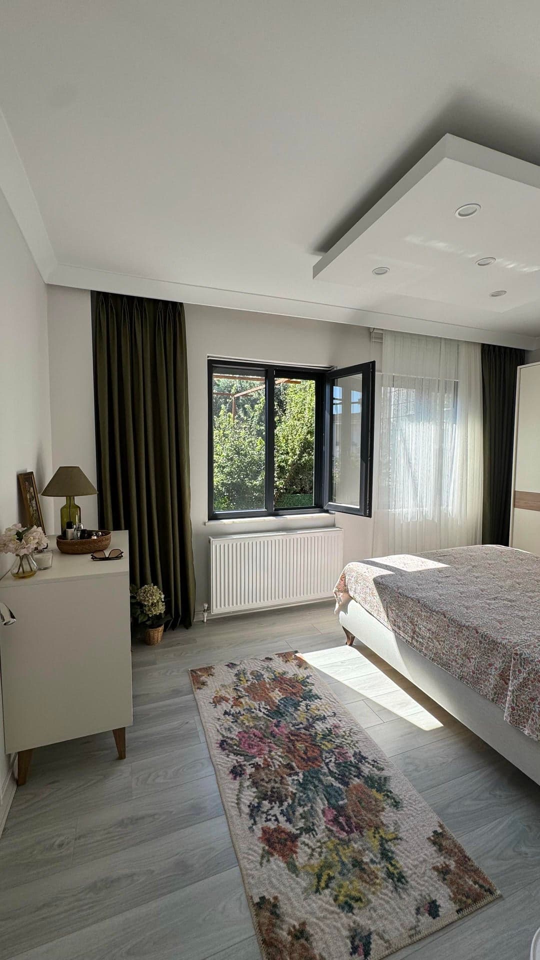 Esenköy Çeşmede Özel Havuzlu Deniz Manzaralı Eşyalı 3+1 Villa