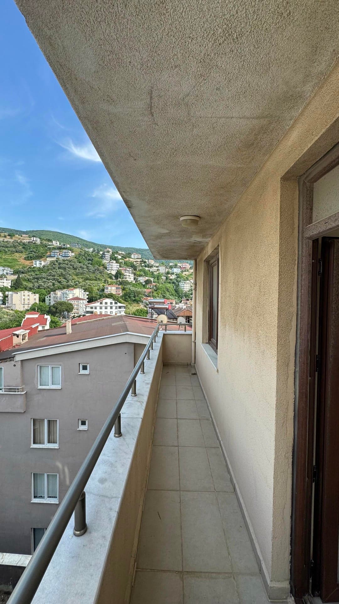 Esenköy’de Deniz, Doğa ve Köy Manzaralı Asansörlü 3+1 Daire