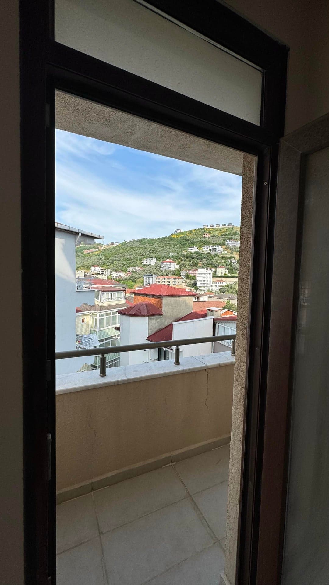 Esenköy’de Deniz, Doğa ve Köy Manzaralı Asansörlü 3+1 Daire