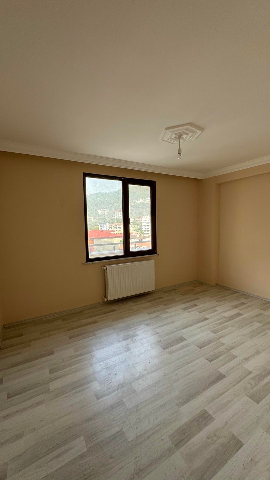 Esenköy’de Deniz, Doğa ve Köy Manzaralı Asansörlü 3+1 Daire