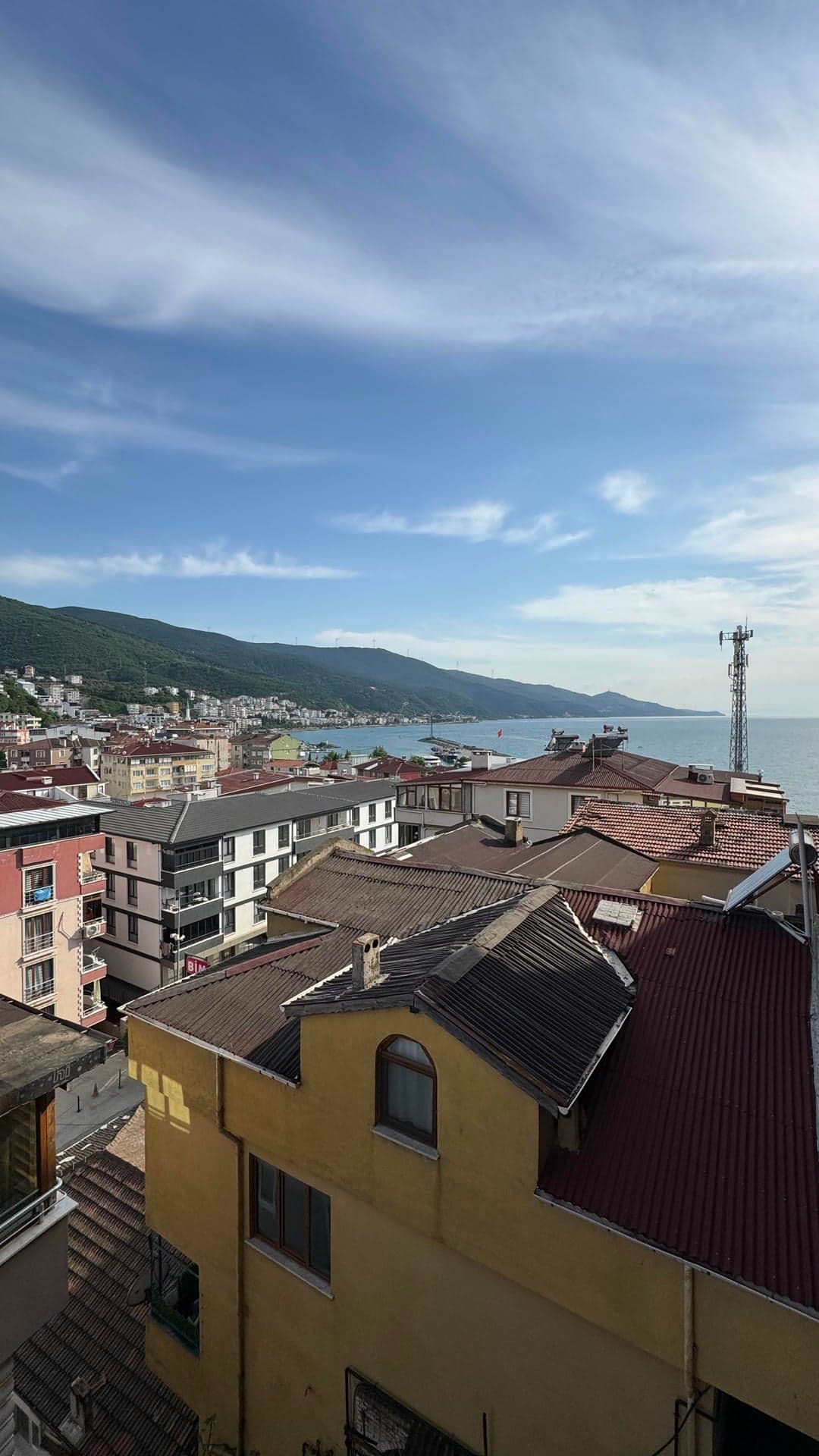 Esenköy’de Deniz, Doğa ve Köy Manzaralı Asansörlü 3+1 Daire