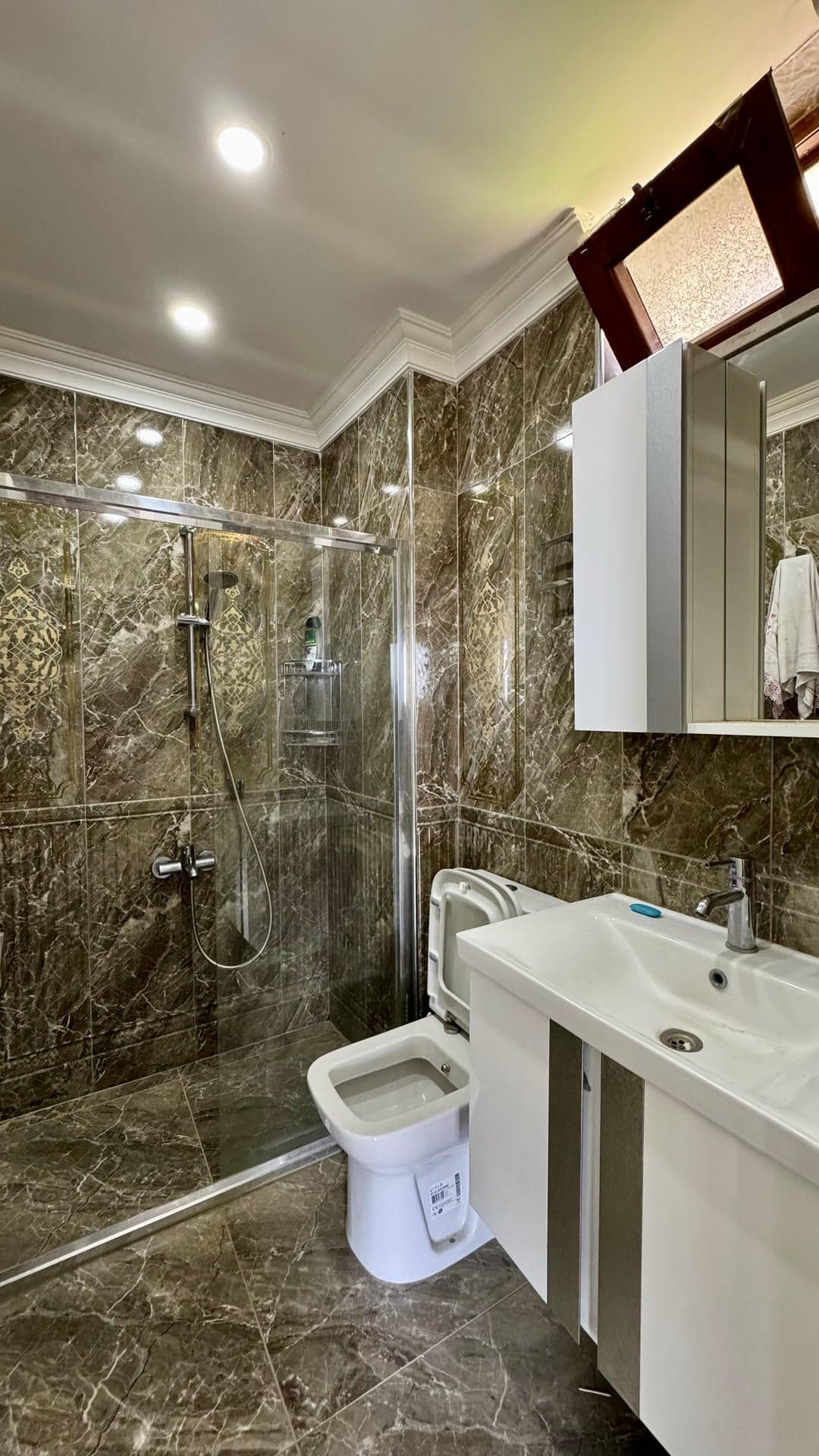 Esenköy Çeşme Mevkiinde 285 m² Havuzlu Saunalı Asansörlü Villa