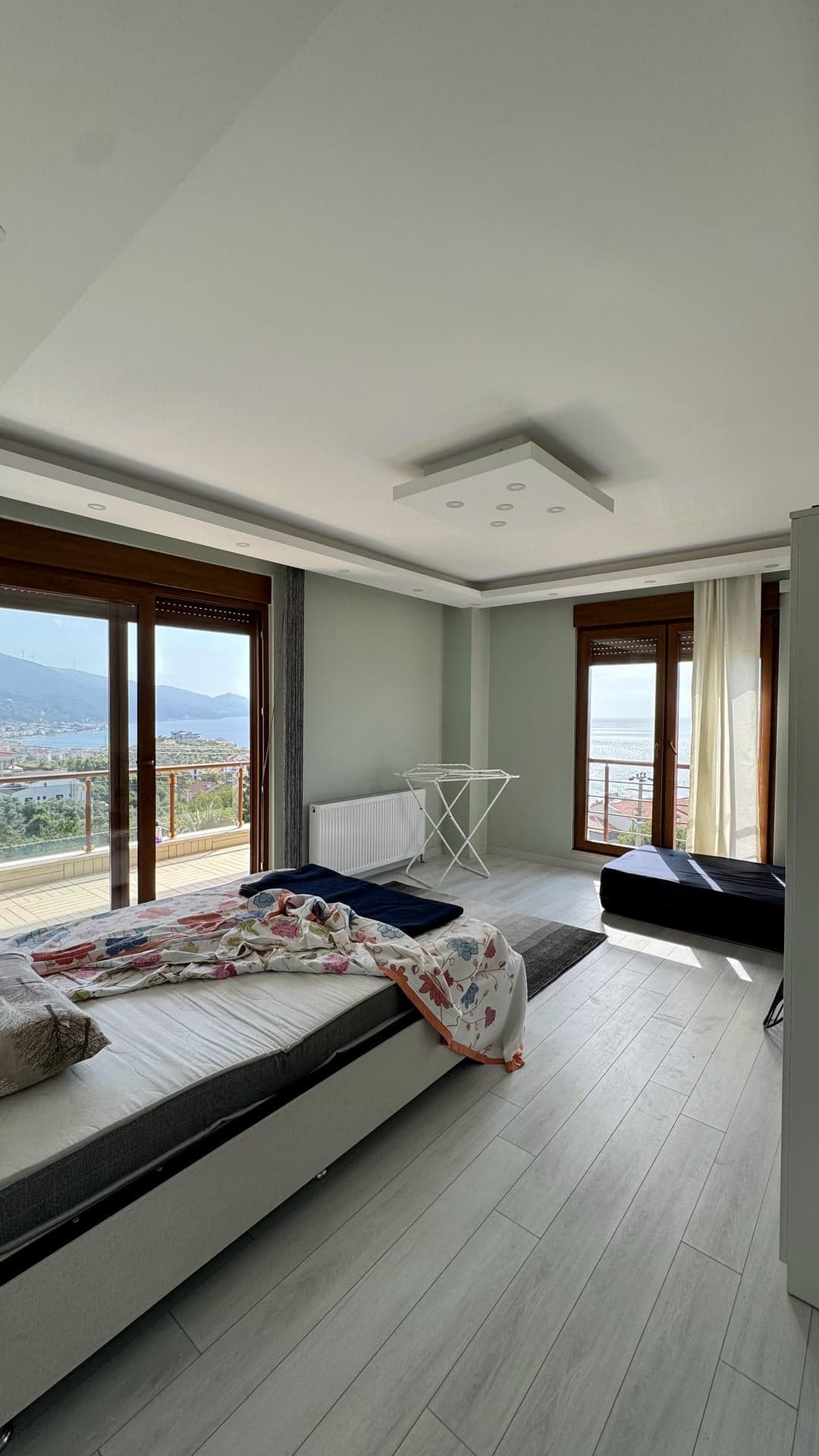 Esenköy Çeşme Mevkiinde 285 m² Havuzlu Saunalı Asansörlü Villa