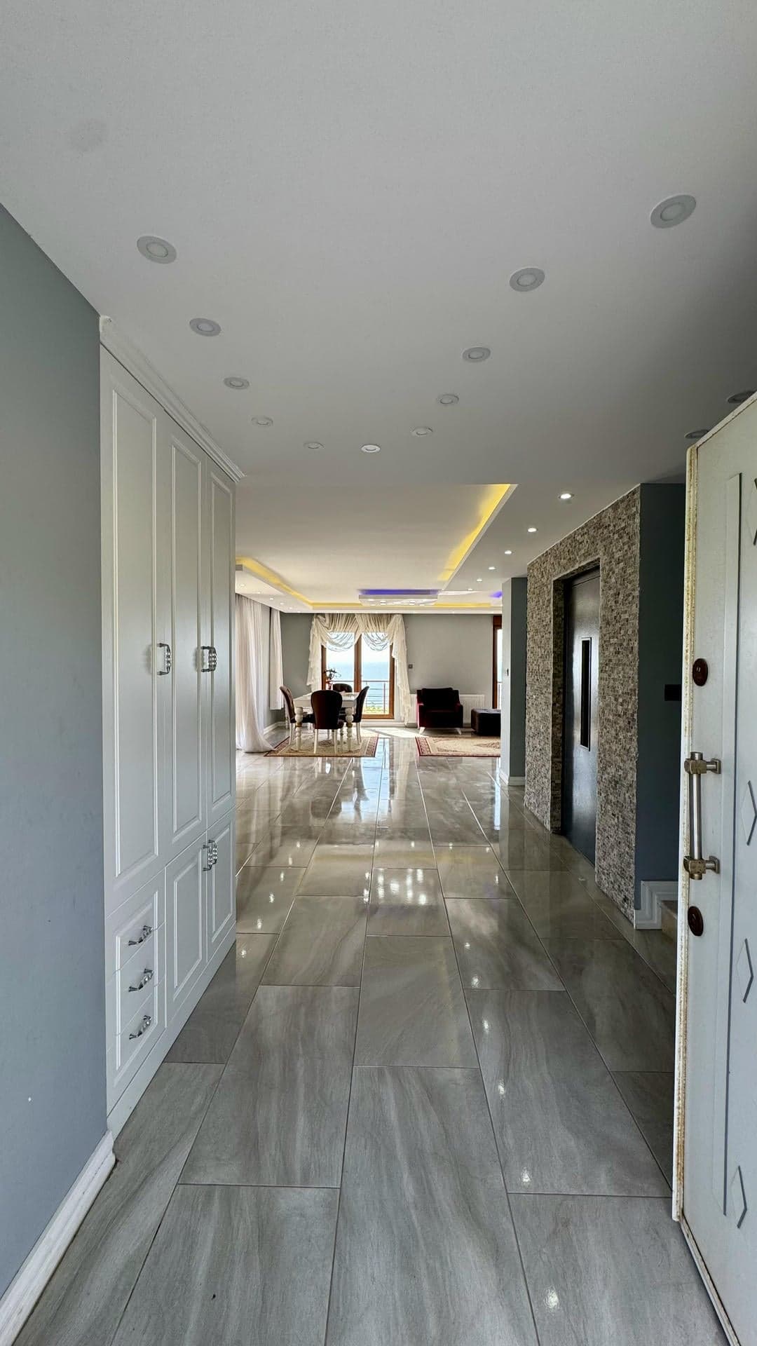 Esenköy Çeşme Mevkiinde 285 m² Havuzlu Saunalı Asansörlü Villa