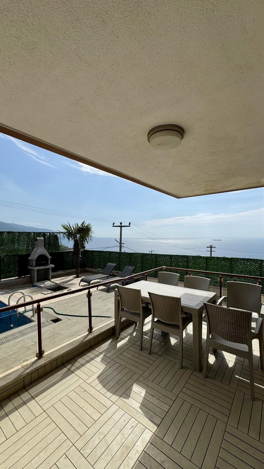 Esenköy Çeşme Mevkiinde 285 m² Havuzlu Saunalı Asansörlü Villa