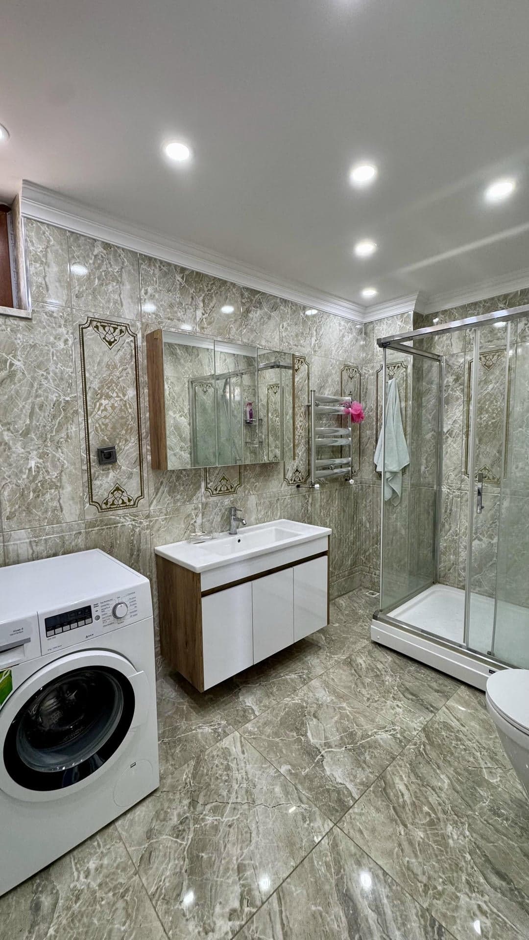 Esenköy Çeşme Mevkiinde 285 m² Havuzlu Saunalı Asansörlü Villa