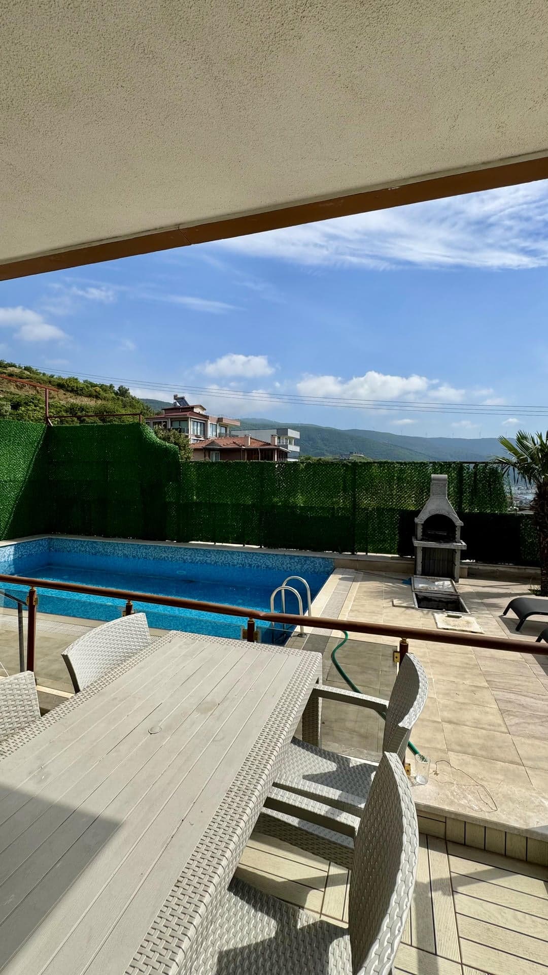 Esenköy Çeşme Mevkiinde 285 m² Havuzlu Saunalı Asansörlü Villa