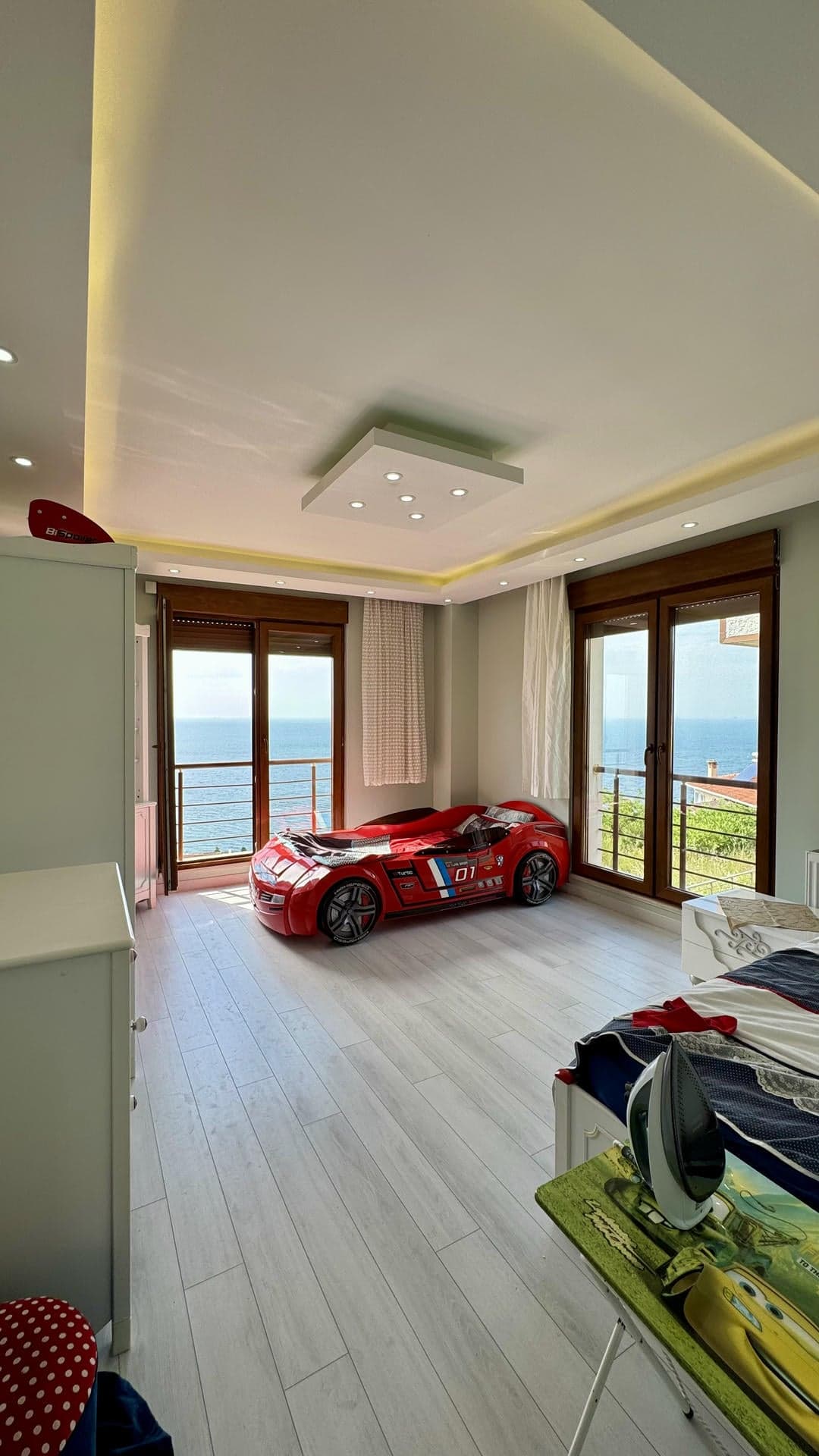Esenköy Çeşme Mevkiinde 285 m² Havuzlu Saunalı Asansörlü Villa