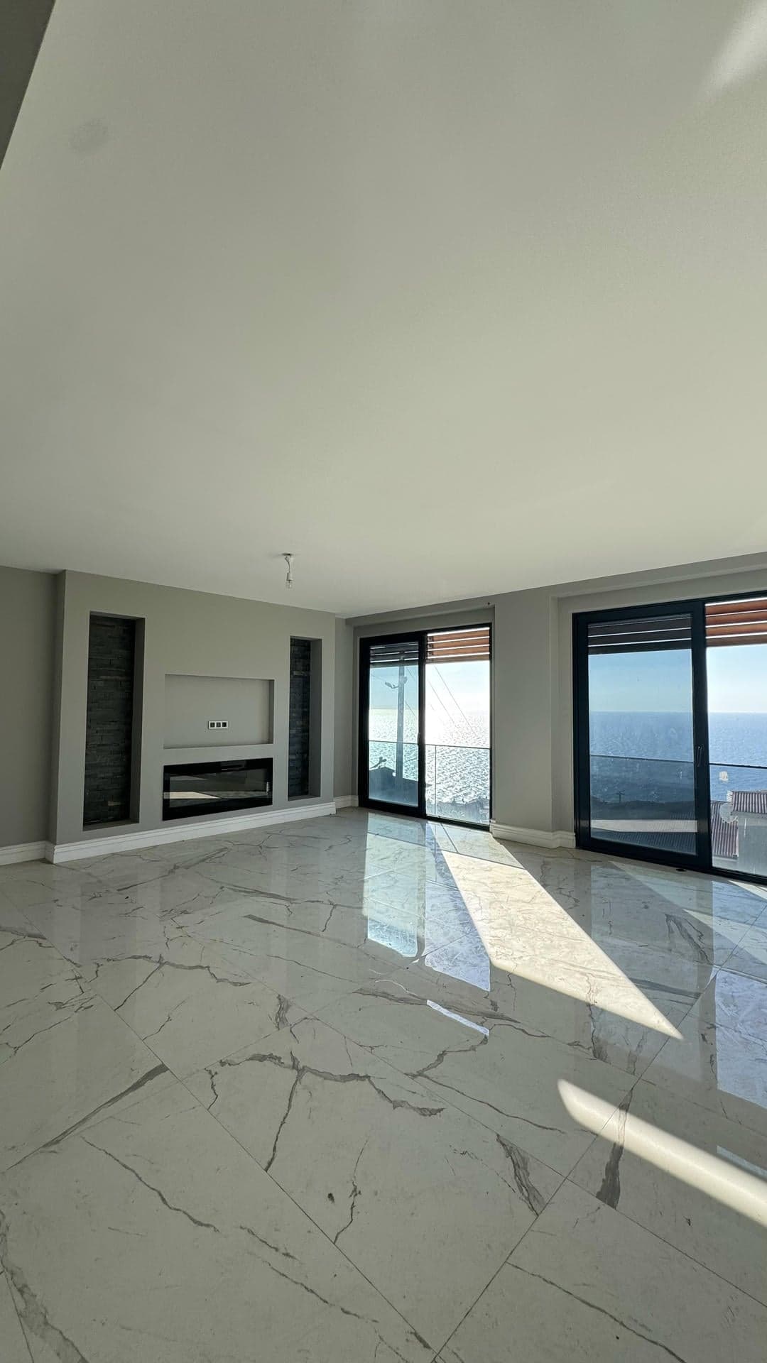 Esenköy Çeşme Deniz Manzaralı Havuzlu Asansörlü Müstakil Villa
