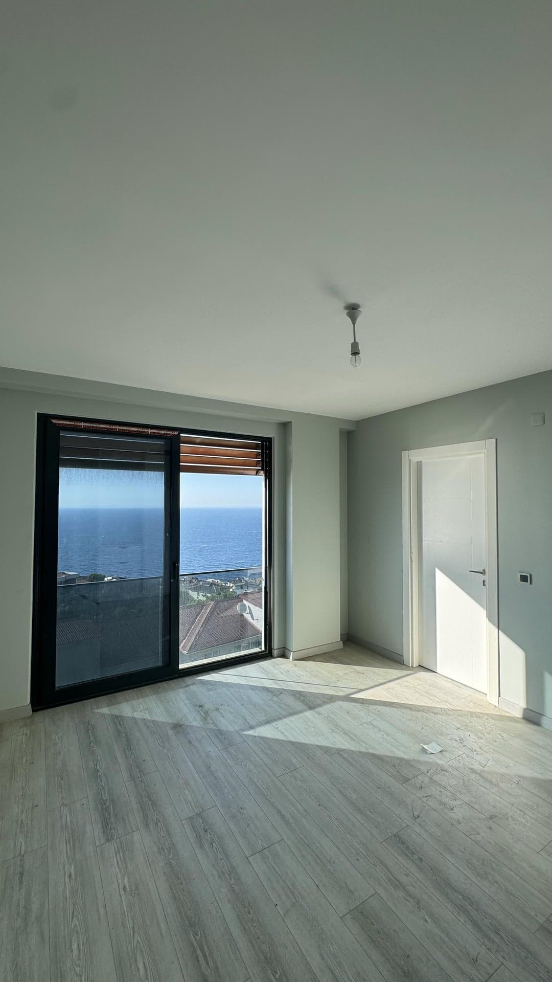Esenköy Çeşme Deniz Manzaralı Havuzlu Asansörlü Müstakil Villa