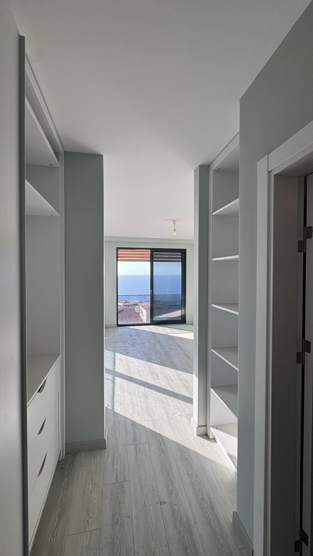Esenköy Çeşme Deniz Manzaralı Havuzlu Asansörlü Müstakil Villa