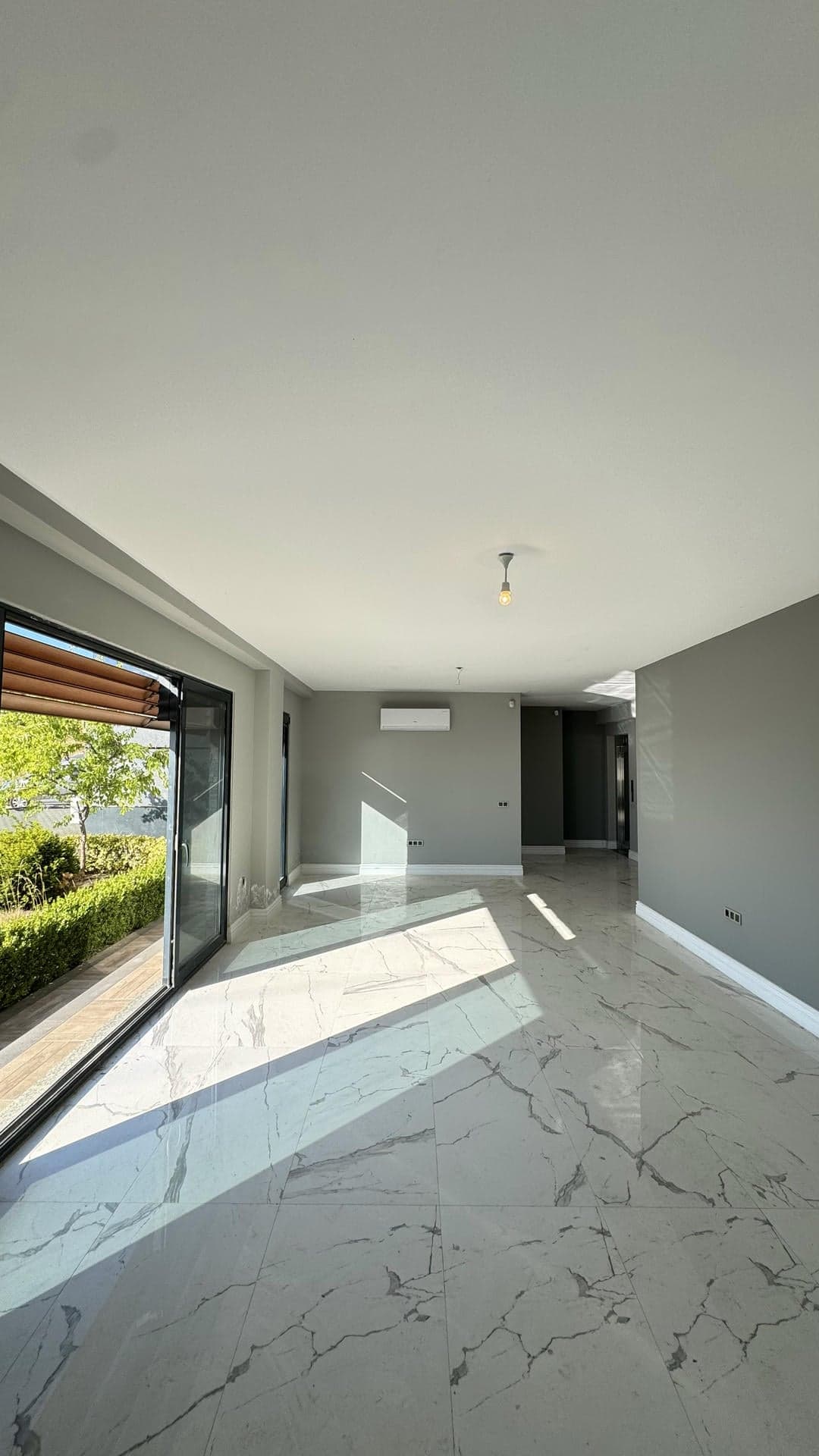 Esenköy Çeşme Deniz Manzaralı Havuzlu Asansörlü Müstakil Villa