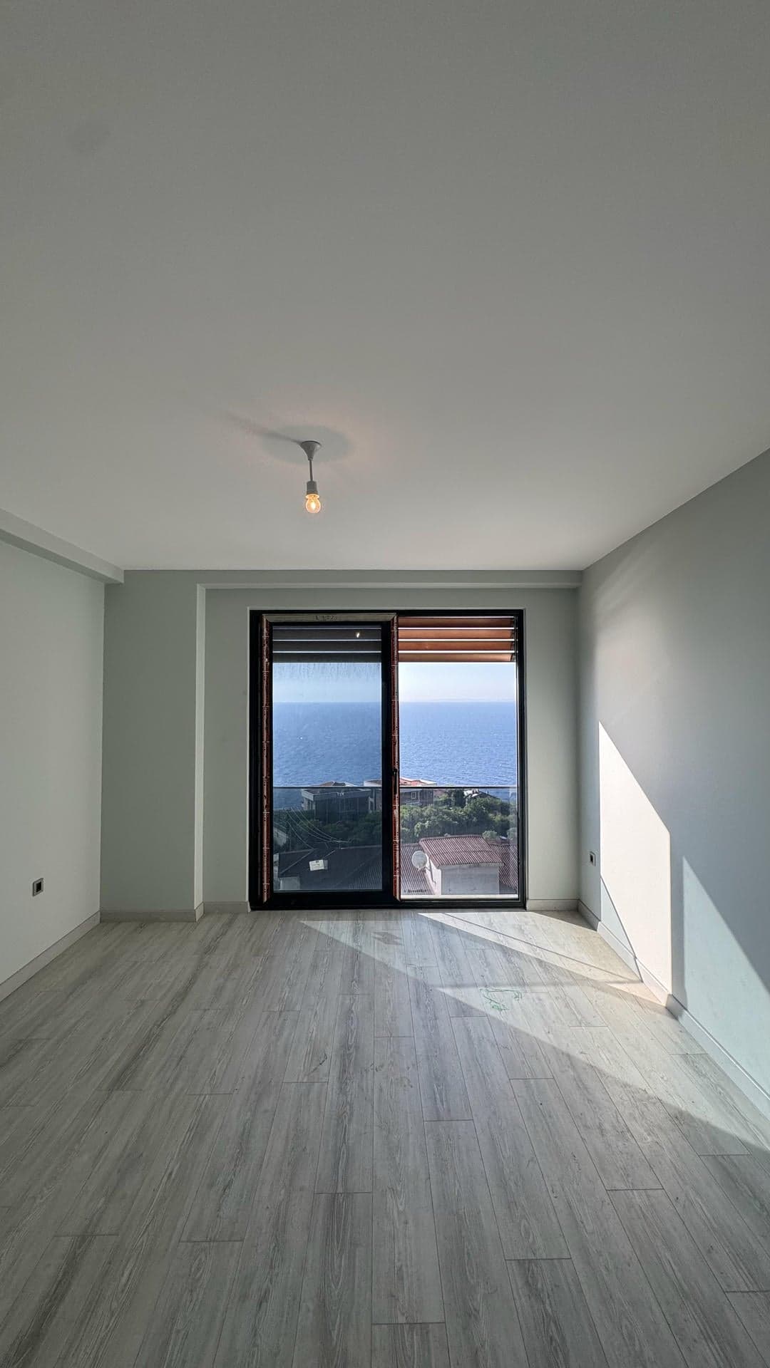 Esenköy Çeşme Deniz Manzaralı Havuzlu Asansörlü Müstakil Villa